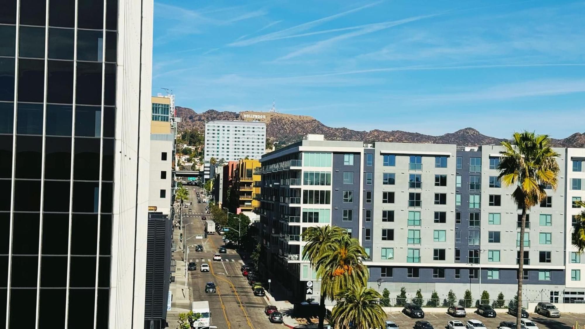 Apartment Hollywood Sunset Bliss Getaway-free Parking *